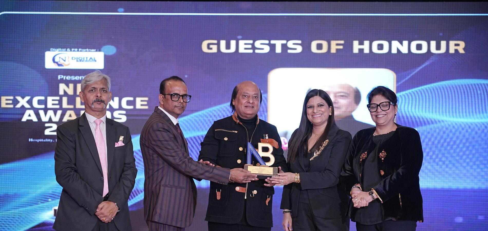 Guest Of Hounors (11)