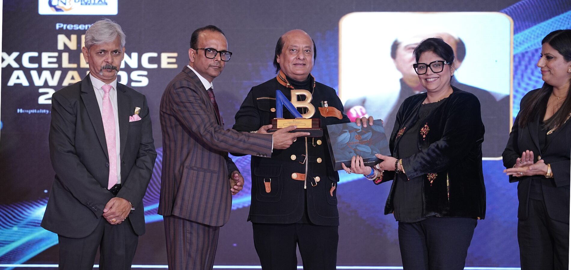 Guest Of Hounors (7)